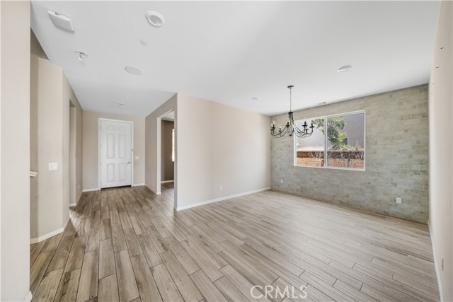Detail Gallery Image 4 of 42 For 11836 Crossbill Way, Jurupa Valley,  CA 91752 - 5 Beds | 3 Baths