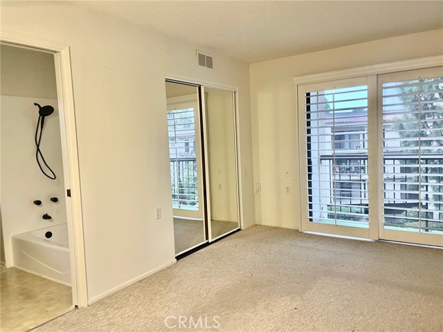 13601 Del Monte Drive, Seal Beach CA: https://media.crmls.org/medias/f4f2cc57-1295-4da6-be9d-1723e3911b04.jpg