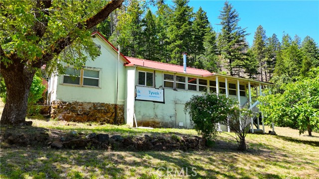 38703 State Highway 96, Klamath River CA: https://media.crmls.org/medias/f4f32763-a799-41a5-b754-1cd54d7705c6.jpg