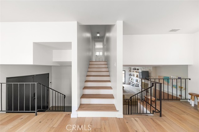 Detail Gallery Image 16 of 42 For 5681 E. Colorado St, Long Beach,  CA 90814 - 3 Beds | 2/1 Baths