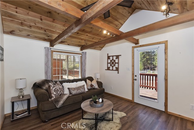 Detail Gallery Image 18 of 49 For 39234 N Shore Dr, Fawnskin,  CA 92333 - 2 Beds | 1/1 Baths