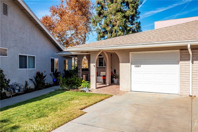 Detail Gallery Image 3 of 32 For 18907 Circle of the Oaks, Newhall,  CA 91321 - 2 Beds | 2 Baths