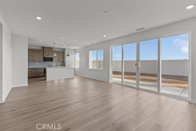 25829 Daisy Court, Moreno Valley CA: https://media.crmls.org/medias/f4f41623-571b-4a4d-b734-a0d69e1ed931.jpg