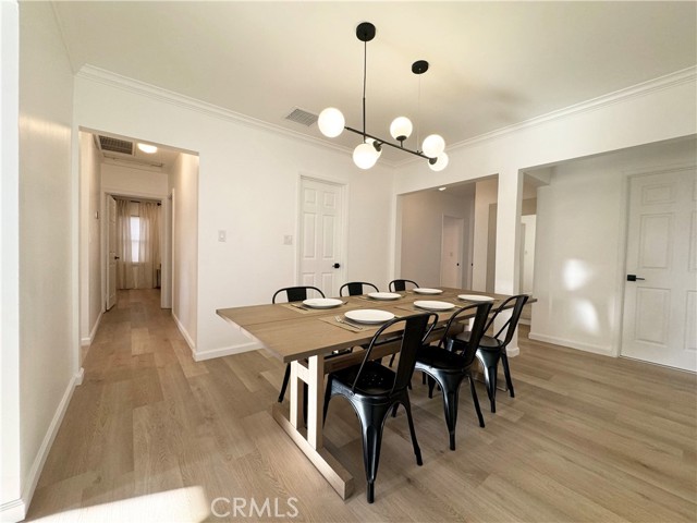 813 W Beach Avenue, Inglewood CA: https://media.crmls.org/medias/f4f45174-7748-40ef-a59b-69b9c52dbd99.jpg