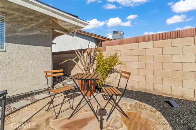 Detail Gallery Image 6 of 40 For 2116 Edam, Lancaster,  CA 93536 - 3 Beds | 2 Baths