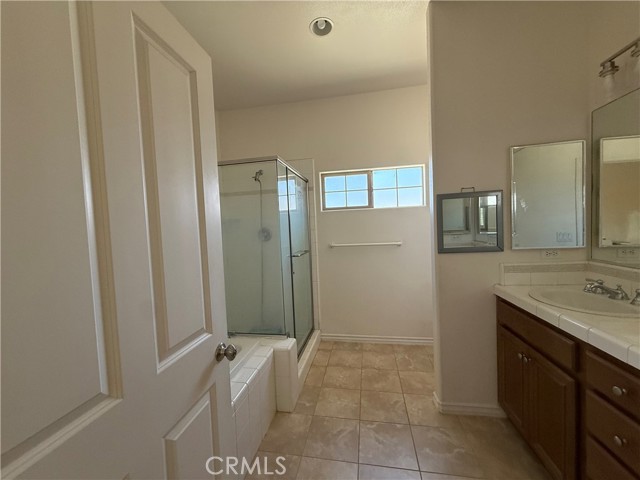 7532 Dashi Place, Canoga Park CA: https://media.crmls.org/medias/f4f476db-3636-4e8b-b8c8-4ba17599eb48.jpg