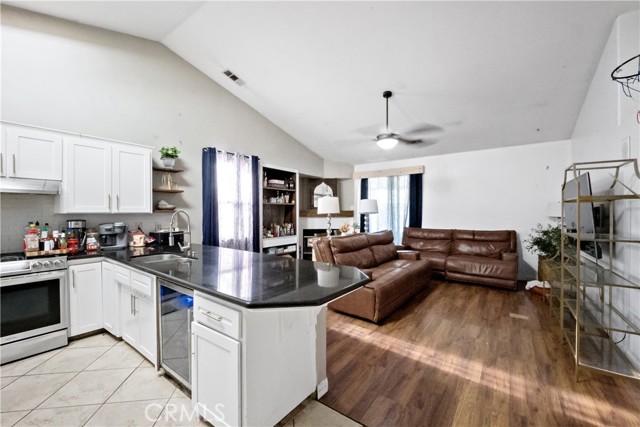 Detail Gallery Image 4 of 21 For 2670 Hicks St, Selma,  CA 93662 - 4 Beds | 2 Baths