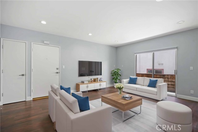 Detail Gallery Image 3 of 39 For 5414 Newcastle Ave #66,  Encino,  CA 91316 - 2 Beds | 2 Baths