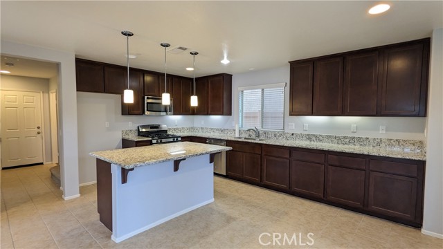 Detail Gallery Image 10 of 42 For 1424 Misty Ln, Beaumont,  CA 92223 - 4 Beds | 3 Baths