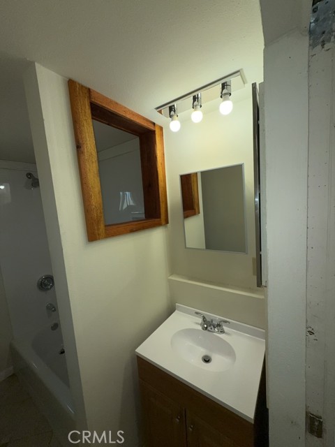 5867 Grove Street, Lucerne CA: https://media.crmls.org/medias/f4f584fc-b381-4da7-88ab-a092be805594.jpg