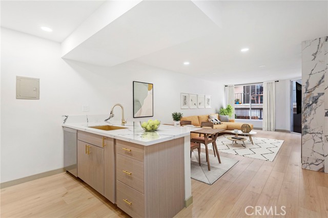 Detail Gallery Image 1 of 24 For 1745 Camino Palmero St #107,  Los Angeles,  CA 90046 - 1 Beds | 1 Baths
