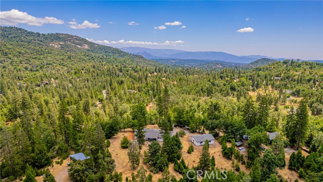53235 Finegold Creek Court, North Fork CA: https://media.crmls.org/medias/f4f6791d-efa1-4a97-82e1-d31a597c0db0.jpg