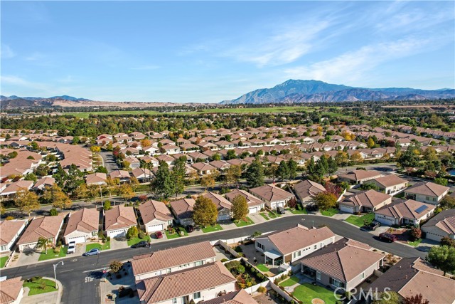 Detail Gallery Image 2 of 17 For 1690 Sarazen St, Beaumont,  CA 92223 - 2 Beds | 2 Baths