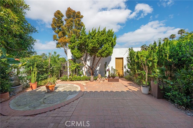 Detail Gallery Image 27 of 37 For 2214 Vista Hogar, Newport Beach,  CA 92660 - 4 Beds | 2/1 Baths