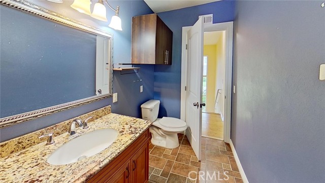 Detail Gallery Image 34 of 37 For 27909 Wellston Dr, Saugus,  CA 91350 - 6 Beds | 3/1 Baths