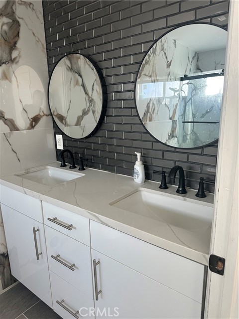 20723 Dolorosa Street, Woodland Hills CA: https://media.crmls.org/medias/f4f753e9-a6bd-40d4-93d1-58a6bc58b636.jpg