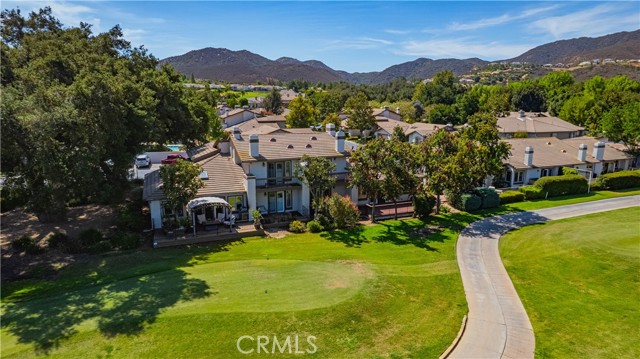Detail Gallery Image 4 of 59 For 38285 Oaktree, Murrieta,  CA 92562 - 2 Beds | 2/1 Baths