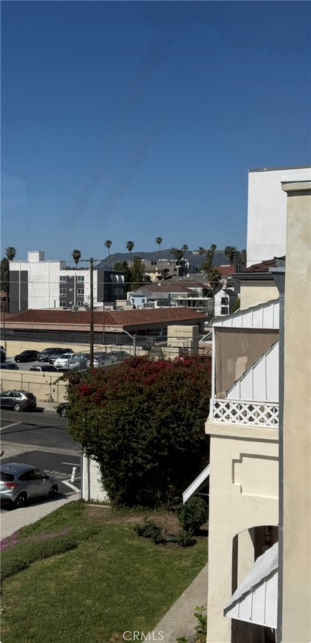 Detail Gallery Image 3 of 9 For 328 N Mariposa, Los Angeles,  CA 90004 - – Beds | – Baths