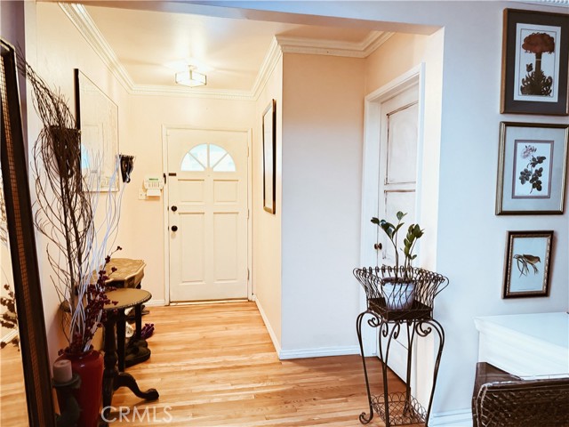 Detail Gallery Image 3 of 10 For 17451 Tulsa, Granada Hills,  CA 91344 - 5 Beds | 3 Baths