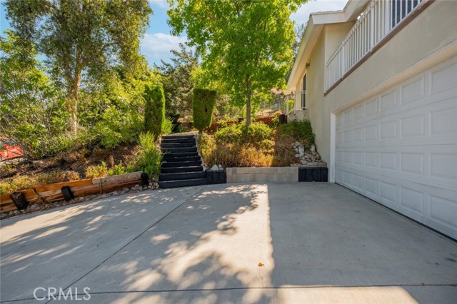 Detail Gallery Image 3 of 59 For 9530 Wheatland Ave, Shadow Hills,  CA 91040 - 3 Beds | 2/1 Baths