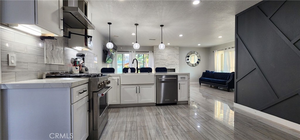 MLS #DW25157792 img 2