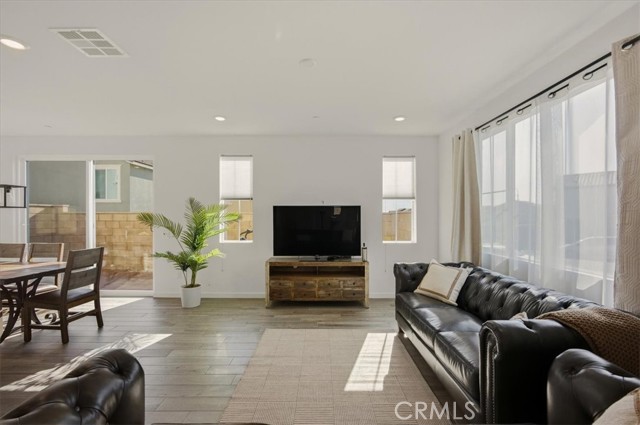 Detail Gallery Image 13 of 45 For 16281 Castello #1,  Fontana,  CA 92336 - 3 Beds | 2/1 Baths