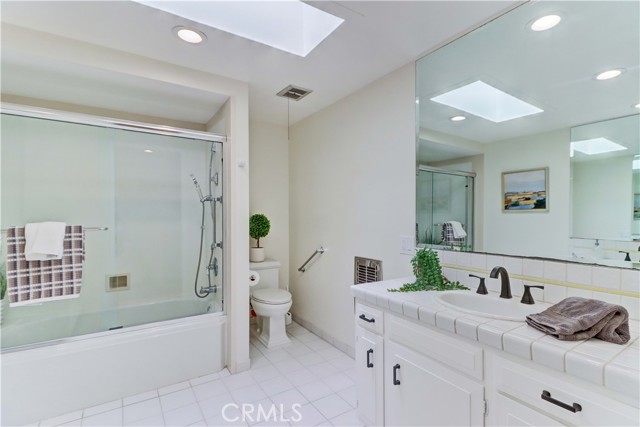 Detail Gallery Image 21 of 51 For 30 Calle Aragon #D,  Laguna Woods,  CA 92637 - 2 Beds | 1 Baths