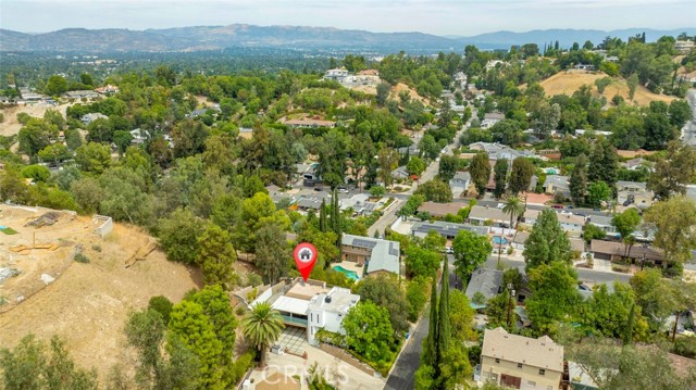 22619 Holanda Road, Woodland Hills CA: https://media.crmls.org/medias/f4fbb103-aa01-41a1-9026-f45900b66101.jpg
