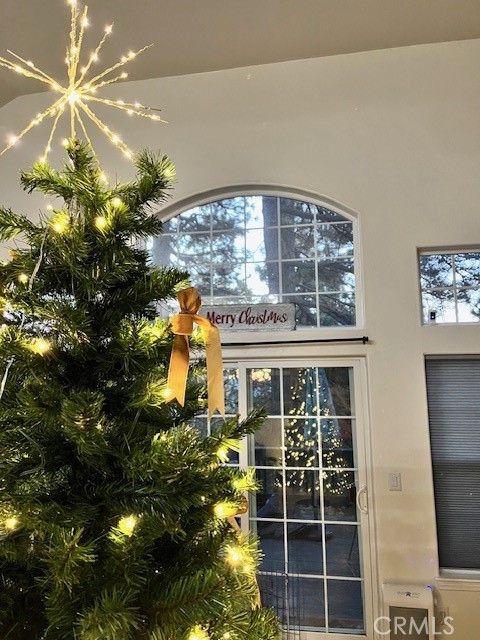 Detail Gallery Image 10 of 40 For 1215 Scenic Way, Rimforest,  CA 92378 - 3 Beds | 2/1 Baths