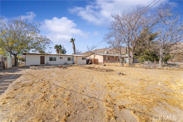 Detail Gallery Image 17 of 21 For 7101 Tamarisk Ave, Yucca Valley,  CA 92284 - 2 Beds | 1 Baths