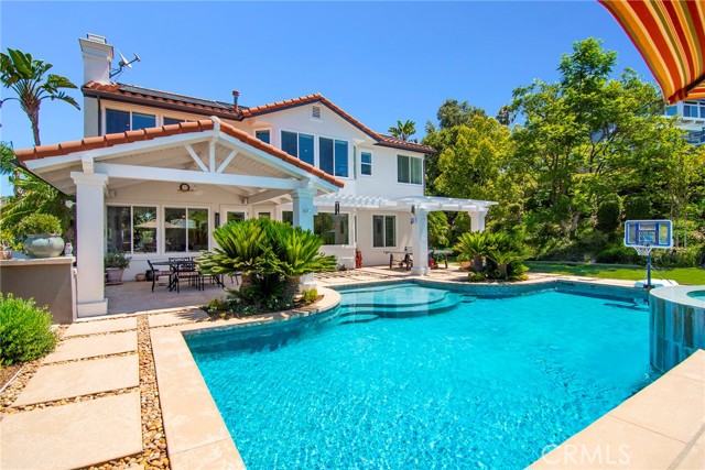 Detail Gallery Image 40 of 50 For 3941 Rock Hampton Dr, Tarzana,  CA 91356 - 5 Beds | 3 Baths