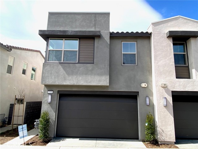 Detail Gallery Image 1 of 1 For 15996 Sunny Ct, Fontana,  CA 92336 - 4 Beds | 2/1 Baths