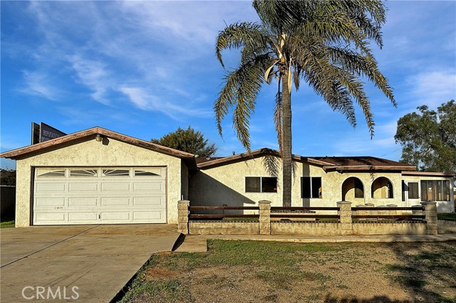 Detail Gallery Image 1 of 1 For 8457 Lakeview Ave, Riverside,  CA 92509 - 4 Beds | 2 Baths