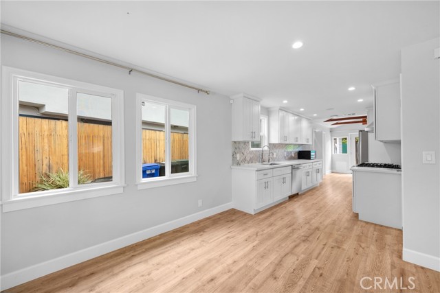 5624 Freeman Avenue, La Crescenta CA: https://media.crmls.org/medias/f4fdf726-1ee8-4c57-b49d-ed6da46da9af.jpg