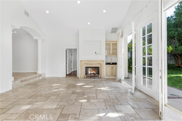 Detail Gallery Image 12 of 26 For 5111 Rubio Ave, Encino,  CA 91436 - 3 Beds | 3 Baths