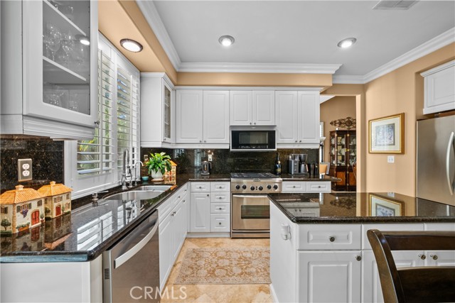 28456 Calex Drive, Valencia CA: https://media.crmls.org/medias/f4fe6810-3f4c-4522-9484-44525001f5d4.jpg
