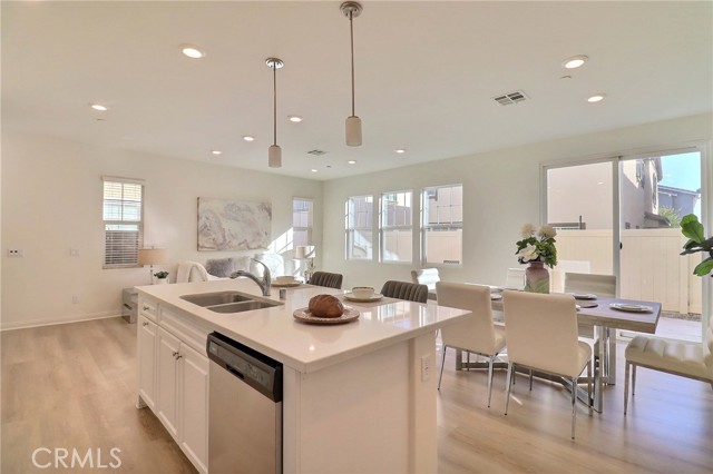 Detail Gallery Image 14 of 33 For 2076 E Sentinel Privado, Ontario,  CA 91764 - 4 Beds | 3 Baths