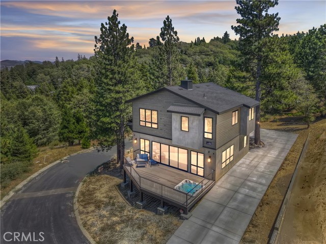 Detail Gallery Image 4 of 57 For 176 Mill Pond, Lake Arrowhead,  CA 92352 - 3 Beds | 2/1 Baths