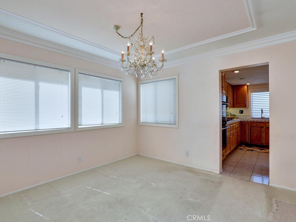 Dining room to kitchen