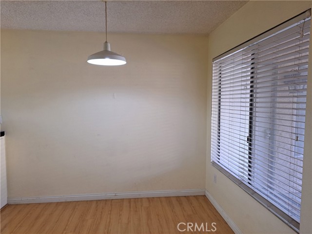 Detail Gallery Image 11 of 18 For 2891 Canyon Crest Dr #5, Riverside,  CA 92507 - 1 Beds | 1 Baths