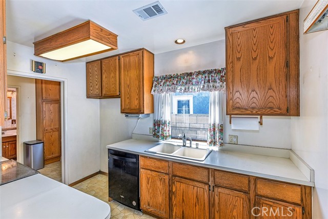 Detail Gallery Image 9 of 31 For 1762 S William Miller Dr, Anaheim,  CA 92804 - 3 Beds | 1/1 Baths