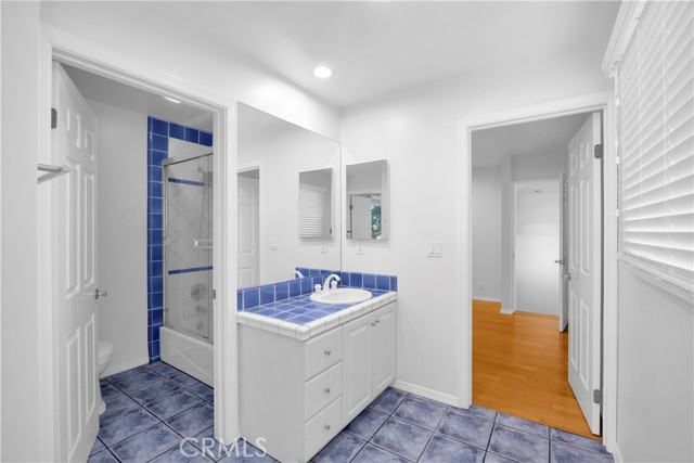 Detail Gallery Image 22 of 36 For 4031 N Virginia Rd, Long Beach,  CA 90807 - 4 Beds | 4 Baths