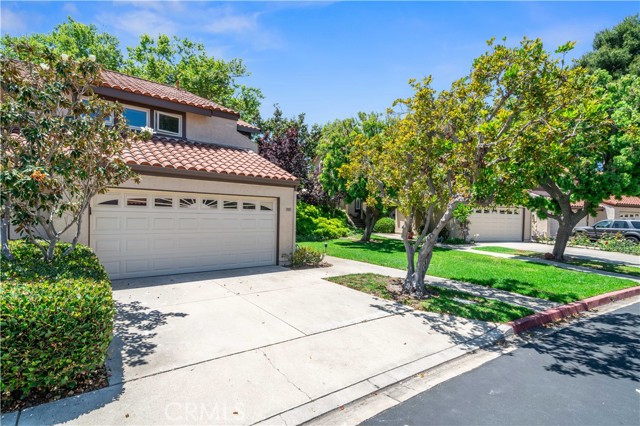 Detail Gallery Image 2 of 42 For 19541 Sardinia Ln, Huntington Beach,  CA 92646 - 3 Beds | 2/1 Baths