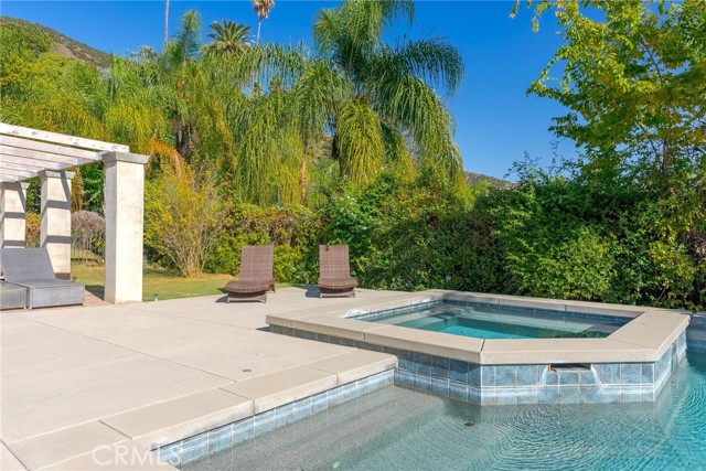 940 N Silent Ranch Drive, Glendora CA: https://media.crmls.org/medias/f500f714-f8cd-4a88-a065-cfeaf29fd638.jpg