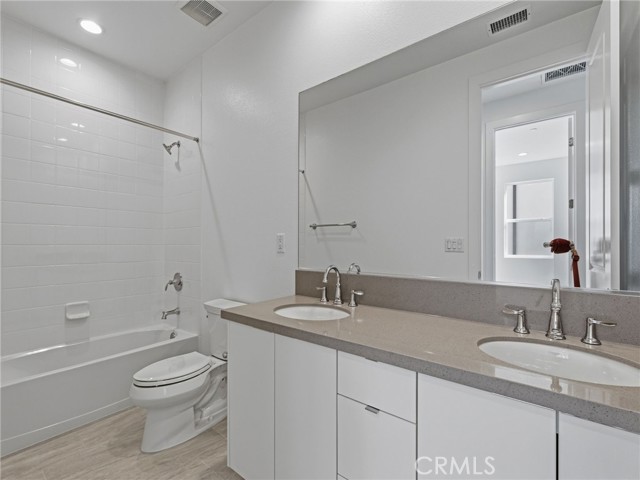 27627 Juniper Lane, Valencia CA: https://media.crmls.org/medias/f501601c-a757-4970-8378-5131d7140537.jpg