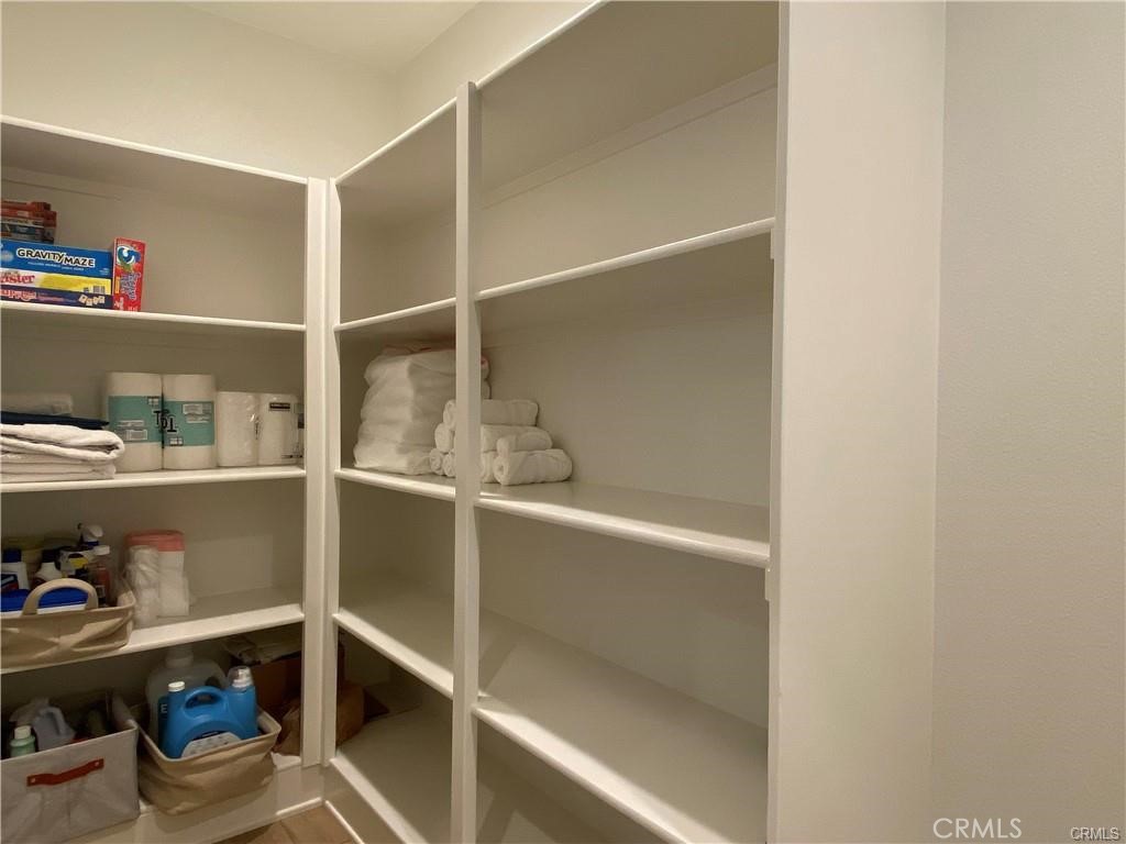 https://media.crmls.org/medias/f5018ffa-9de6-4755-9c3c-52cae349dfee.jpg?preset=X-Large