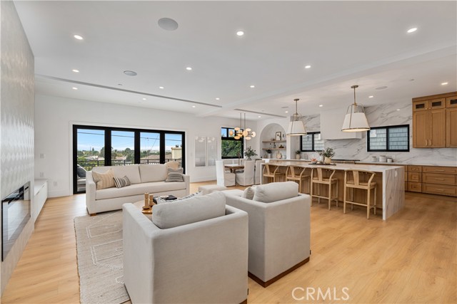 3517 Walnut Avenue, Manhattan Beach, California 90266, 5 Bedrooms Bedrooms, ,5 BathroomsBathrooms,Residential,For Sale,Walnut,SB25177101