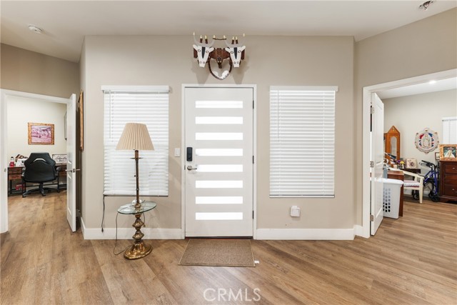 8963 Bold Ruler Lane, Jurupa Valley CA: https://media.crmls.org/medias/f5021d8a-5279-46bc-aa2d-713e40d0a9a4.jpg