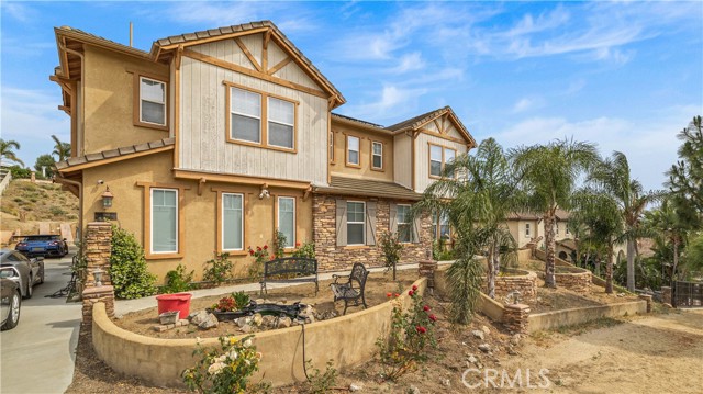 Detail Gallery Image 3 of 34 For 190 Cross Rail Ln, Norco,  CA 92860 - 5 Beds | 4/1 Baths