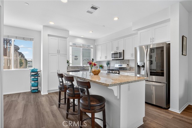 Detail Gallery Image 14 of 38 For 893 Tangelo Way #103,  Corona,  CA 92878 - 3 Beds | 3/1 Baths